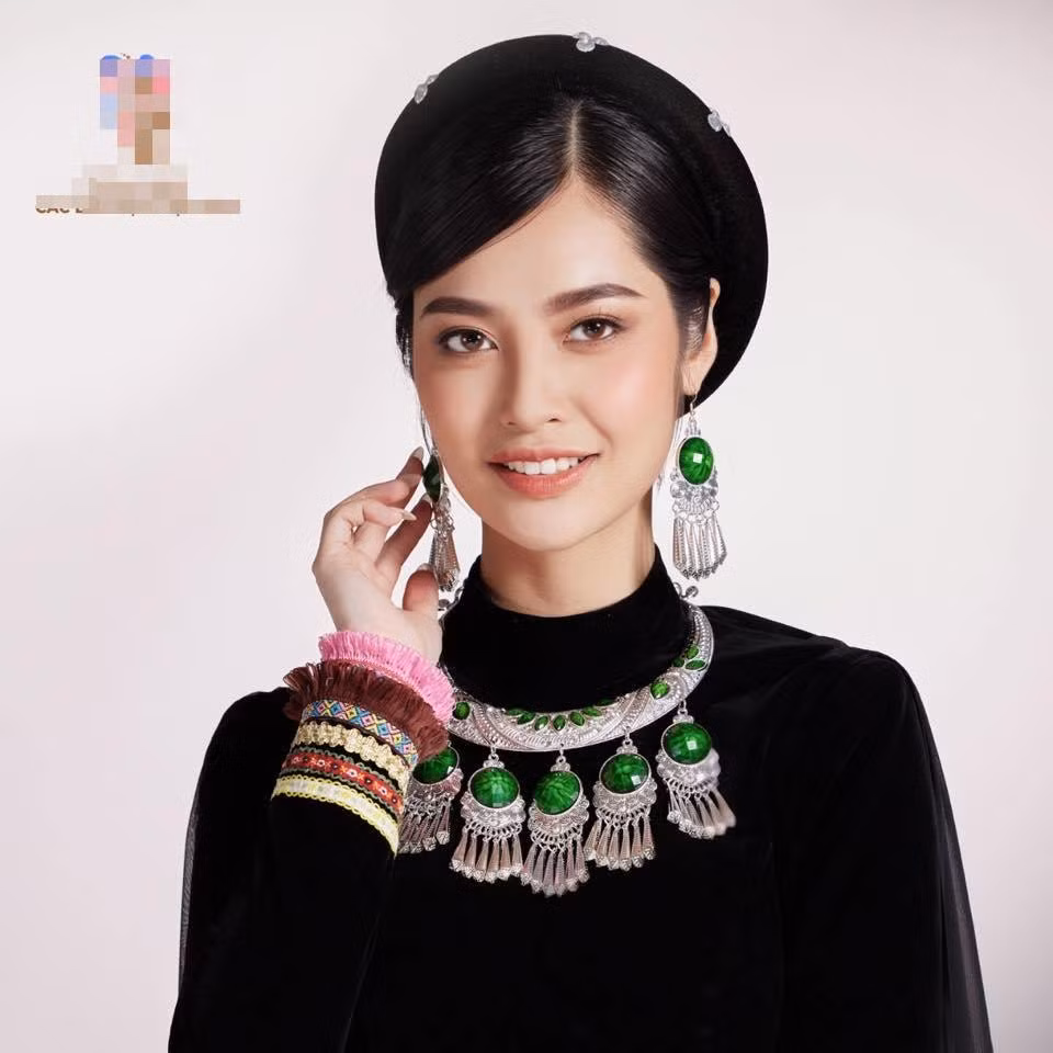 Nguoi dep dan toc Tay mac ao dai ho lung-Hinh-3