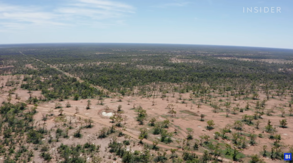 Dao dat tim thay vat the lap lanh, tho mo vo bam-Hinh-2