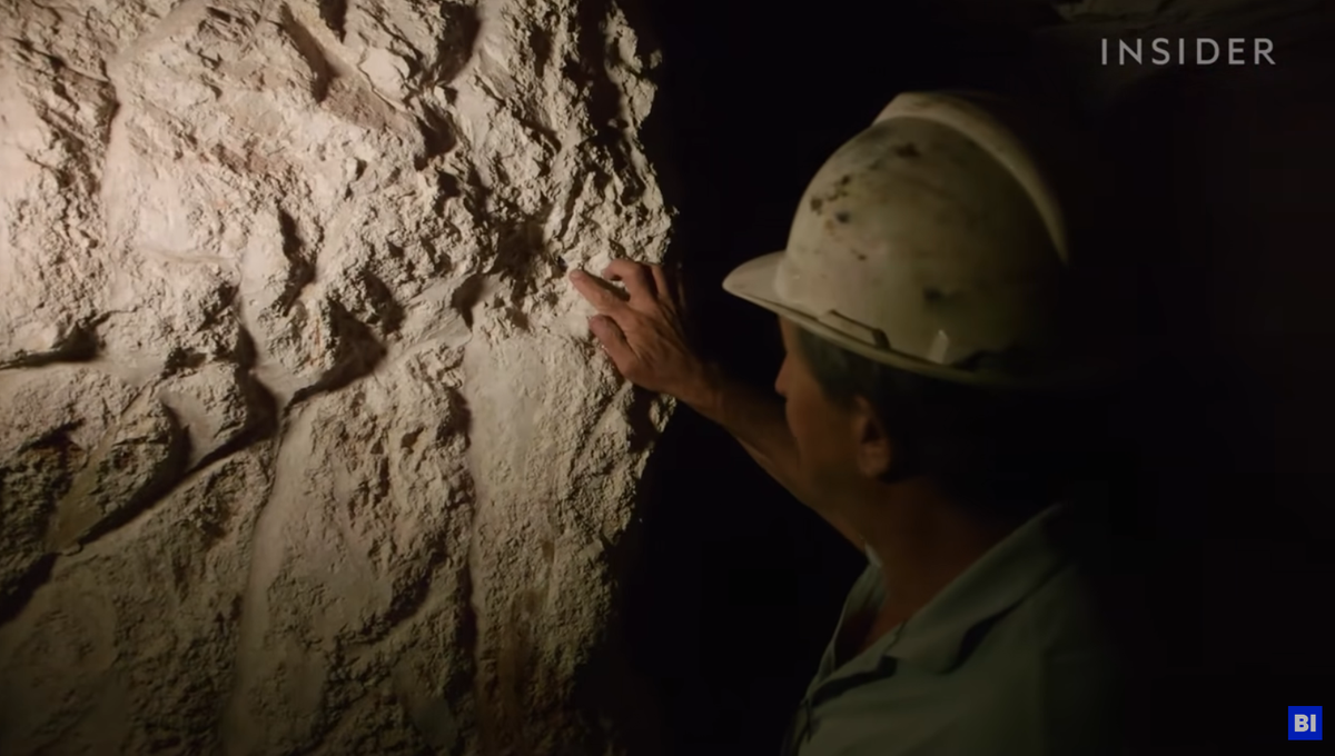 Dao dat tim thay vat the lap lanh, tho mo vo bam-Hinh-3