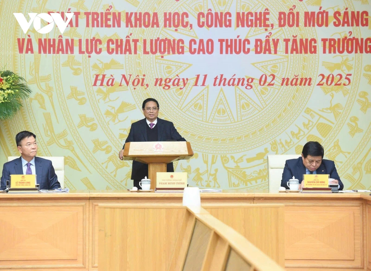 Thủ tướng: Thay đổi mục tiêu tăng trưởng tập trung vào phát triển KHCN Thu tuong: Thay doi muc tieu tang truong tap trung vao phat trien KHCN