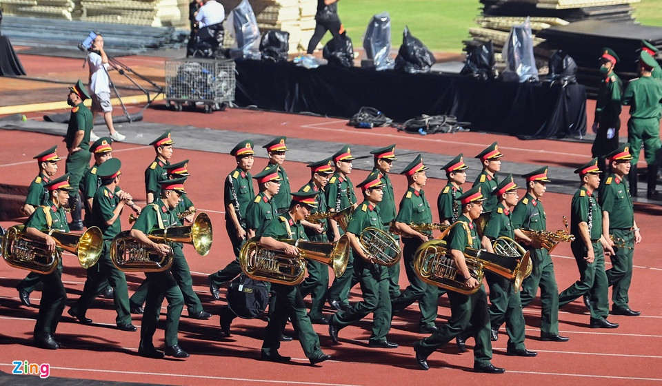 Trong buổi lễ khai mạc cũng sẽ có sự góp mặt của đội quân nhạc. Các lực lượng tham gia biểu diễn nghệ thuật tập luyện liên tục hơn 10 tiếng/ngày để đảm bảo chương trình diễn ra theo đúng kế hoạch.
