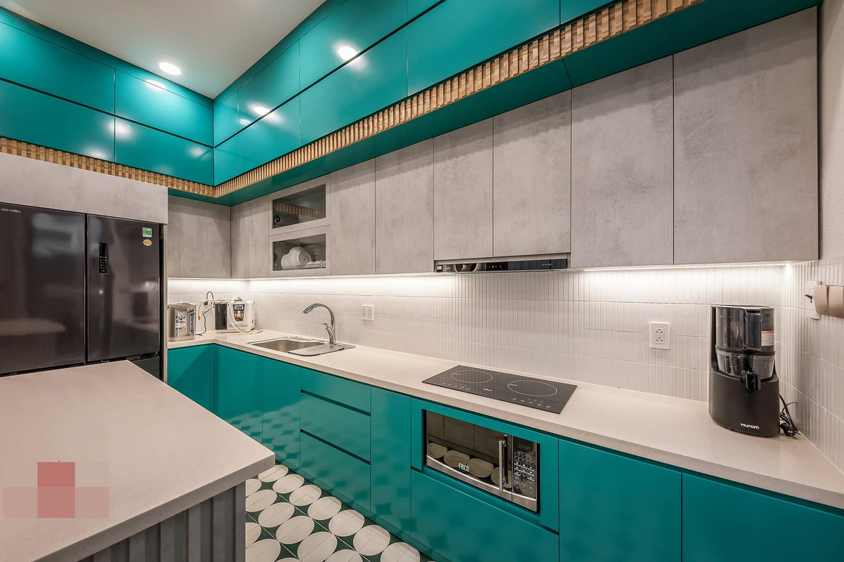 Biệt thự có 4 tầng, đủ công năng cho đại gia đình sinh sống. Vị trí công trình nằm trong khu đô thị mới nhưng rất yên tĩnh, thoáng đãng.