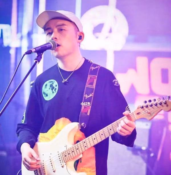 Chau Tan dan ban trai ve ra mat gia dinh-Hinh-2