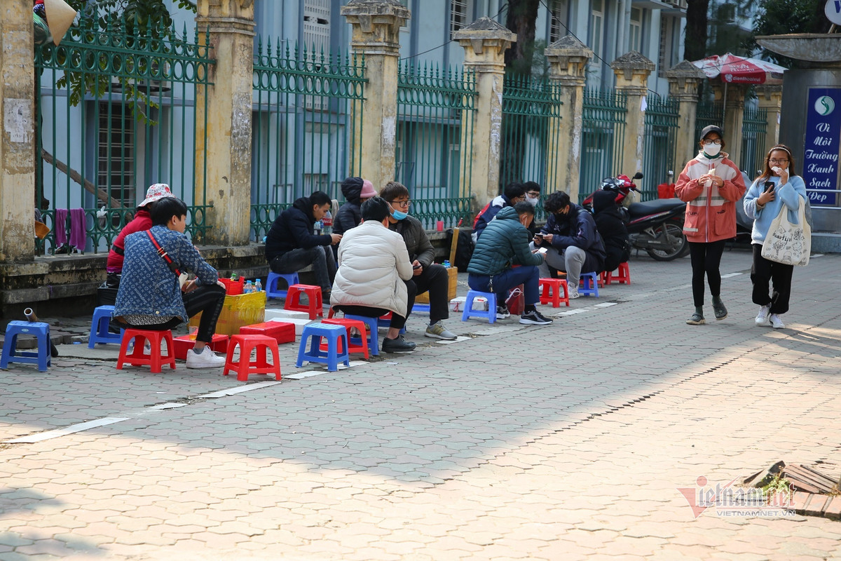 Hinh anh rao via he o Ha Noi chan ca loi di bo, qua duong buoc phai treo-Hinh-12