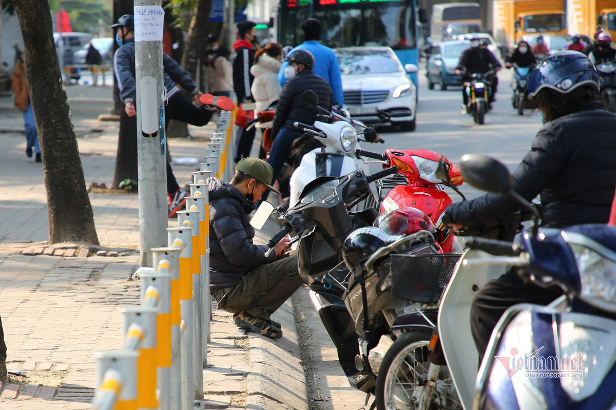 Hinh anh rao via he o Ha Noi chan ca loi di bo, qua duong buoc phai treo-Hinh-11