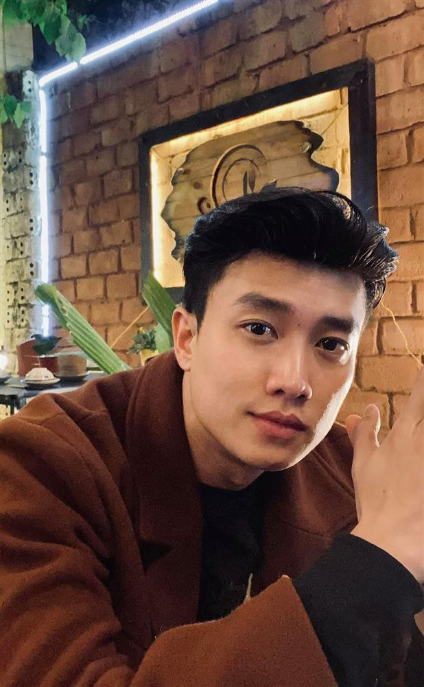 Quoc Truong khoe body, ban tay nam gioi lot khung hinh-Hinh-5