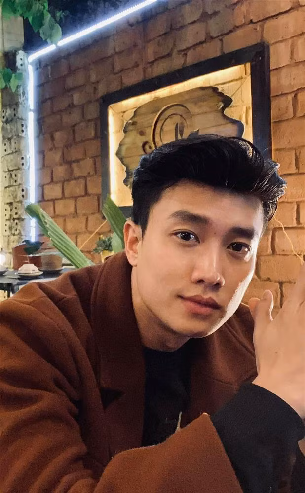 Quoc Truong khoe body, ban tay nam gioi lot khung hinh-Hinh-5