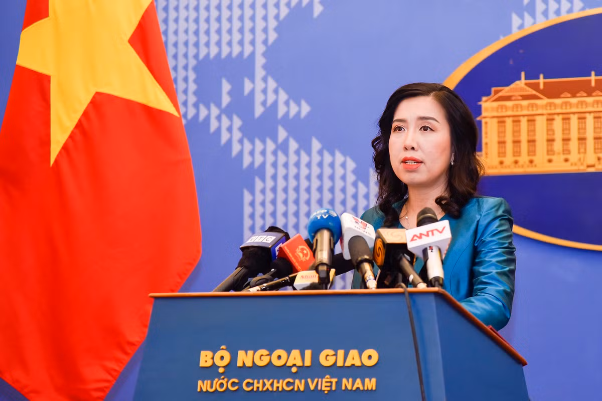 Bo Ngoai giao: Khong co vung cam trong xu ly sai pham o Cuc Lanh su