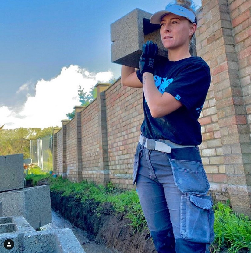 Co gai bi che gieu vi tro thanh mot nu tho ho goi cam-Hinh-6