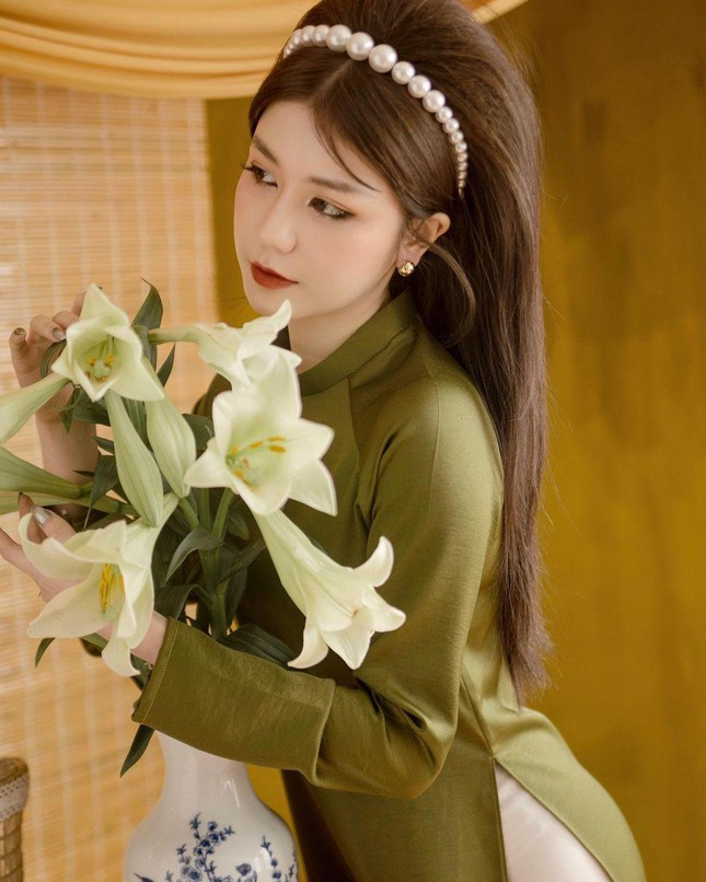 Cô nàng An Japan của "bộ ba hot girl" nổi tiếng Hà thành một thời đọ sắc bên hoa.