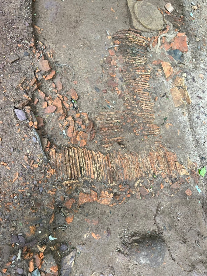 Thuc hu chuyen tim thay phu de thai ap cua An Sinh vuong Tran Lieu-Hinh-7