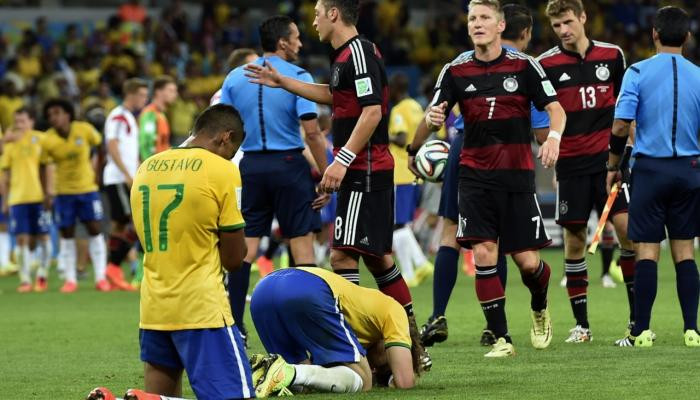 Brazil là Đội duy nhất tham dự đủ tất cả các vòng chung kết World Cup và cũng là đội giành nhiều cup vô địch nhất. Dù vậy, đội tuyển này không bao giờ giành cúp khi World Cup được tổ chức ở nước mình. Ảnh: PanamericanWorld.