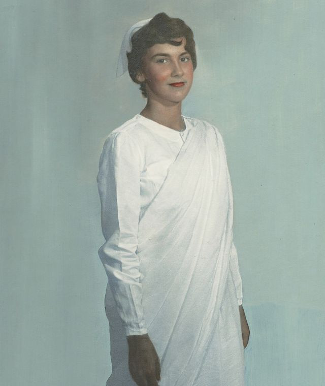 Vẻ đẹp thánh thiện của nữ y tá làm việc ở Nepal thập niên 1950. Ảnh: Helene Fuld Health Foundation.