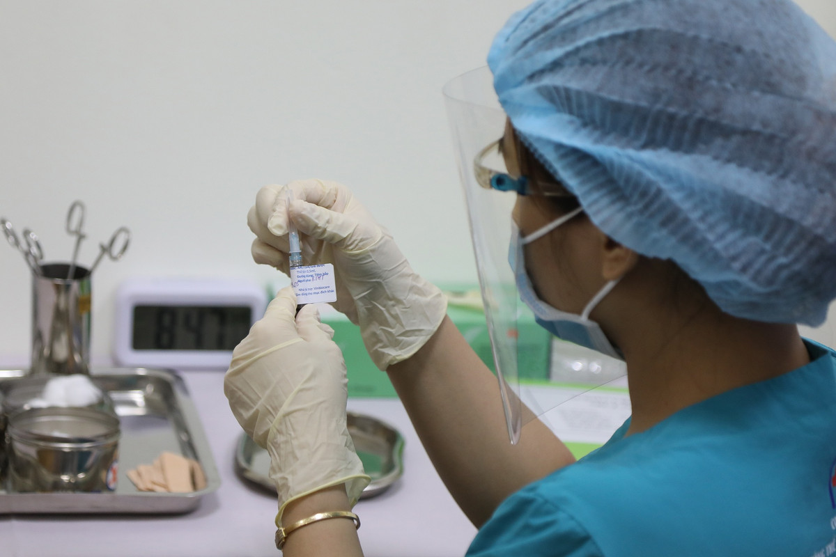 Đây là loại vaccine chứa RNA tự nhân bản, được cải tiến để có thể phòng, chống được các biến chủng nguy hiểm như Alpha, Beta, Delta, Gamma…. Đây cũng là loại vaccine thứ ba tại Việt Nam được đưa vào thử nghiệm lâm sàng trên người, sau Nanocovax và Covivac.