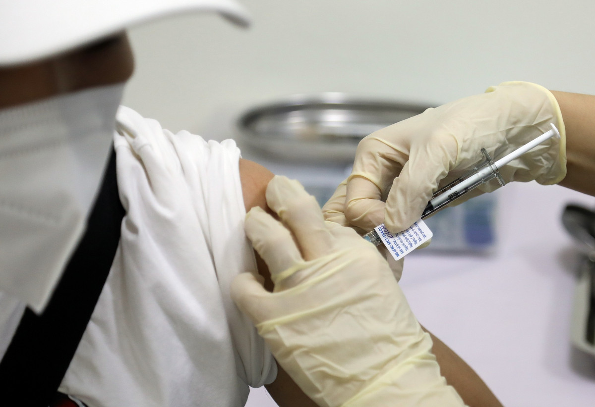 Người tình nguyện sẽ được tiêm 2 mũi vaccine ARCT-154 hoặc giả dược cách nhau 28 ngày. Các dữ liệu an toàn sau tiêm mũi một (ngày 1) đến 7 ngày sau tiêm mũi 2 (ngày 36) sẽ được đánh giá.