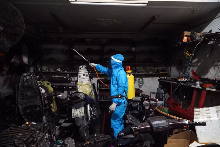 Xuyen dem phong toa con ngo tai Ha Noi co 20 truong hop F0-Hinh-5