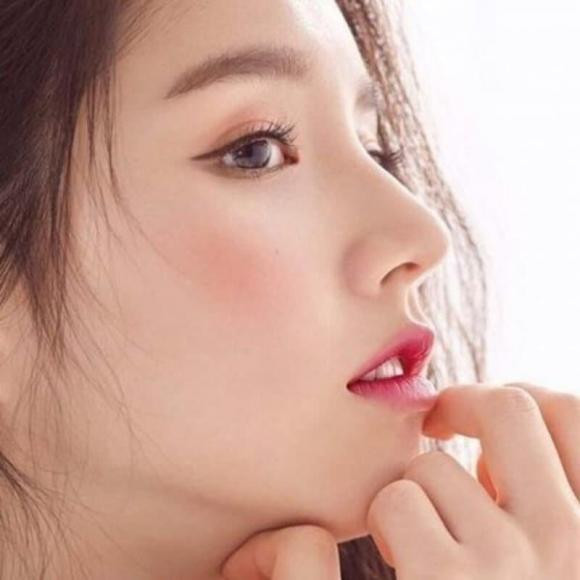 Tuy nhiên, những đặc điểm của một người phụ nữ thành công cũng cho thấy họ thường rất mạnh mẽ và đòi hỏi cao đối với nhân viên dưới quyền. Do đó, nếu bạn làm việc dưới quyền của một sếp nữ như vậy, bạn cần sẵn sàng tinh thần đối mặt với áp lực. Có thể cơ hội thăng tiến của bạn sẽ không quá lớn, nhưng bạn sẽ học hỏi được nhiều bài học quý giá từ người phụ nữ mạnh mẽ này.