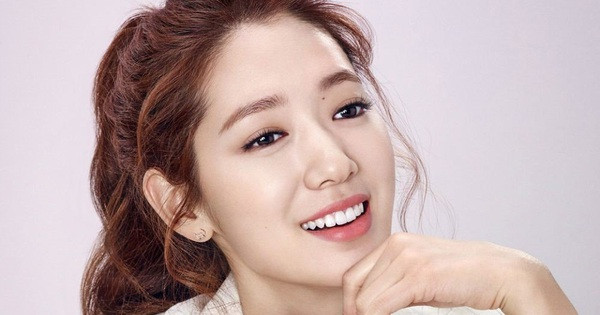  Miệng anh đào: Khuôn miệng như hình quả anh đào, nhỏ nhắn và duyên dáng, thường là đặc điểm của những người phụ nữ đạt được nhiều thành tựu nổi bật trong sự nghiệp. Họ gặt hái được những thành công lớn, đến mức cả nam giới cũng phải ngưỡng mộ.