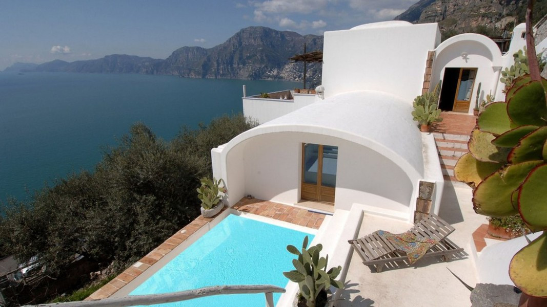 Hòn đảo cho thuê với giá hơn 226.000 USD/tuần, tối đa 12 khách với đầy đủ tiện nghi.