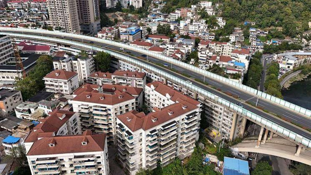 Tuy nhiên, bụi đường và khí thải vẫn đang là mối nguy cơ nghiêm trọng về sức khỏe cho cư dân sinh sống tại đây. *Tiêu đề bài viết đã được biên tập lại