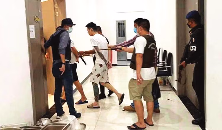 Bi kich cua nhung thieu nien bi lua sang Campuchia