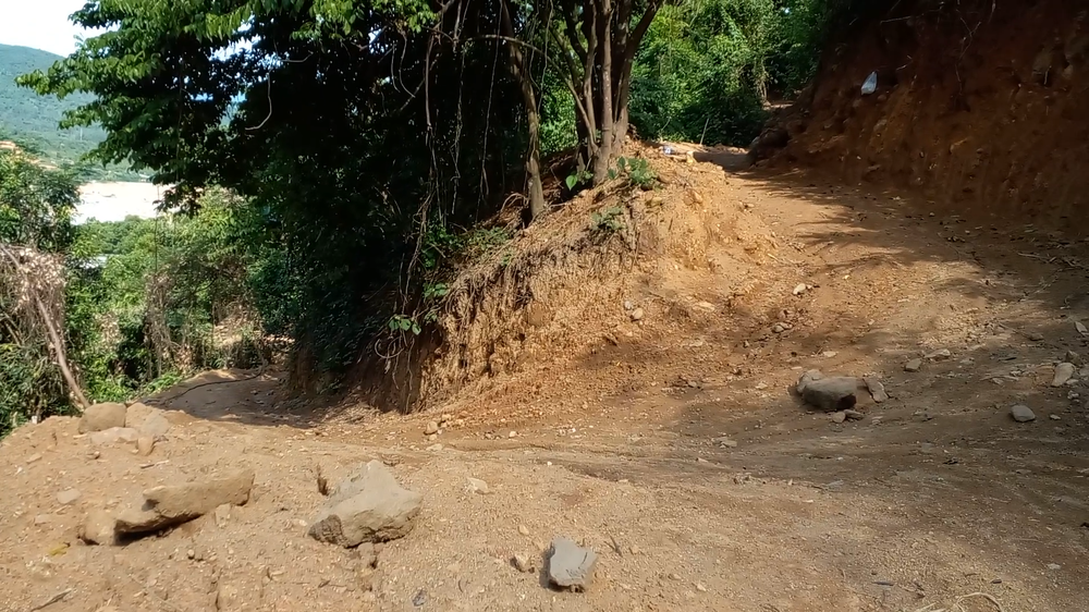 Lam ro sai pham cua ca nhan, don vi lien quan den vu rung Hai Van bi 