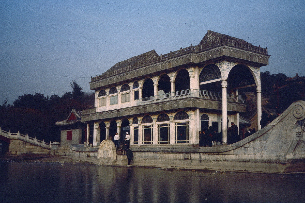 Một công trình ở Di Hòa Viên, cung điện mùa hè của nhà Thanh ở Bắc Kinh.