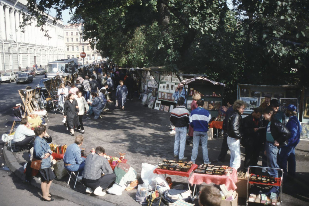 Khu chợ trời ở thành phố Leningrad.