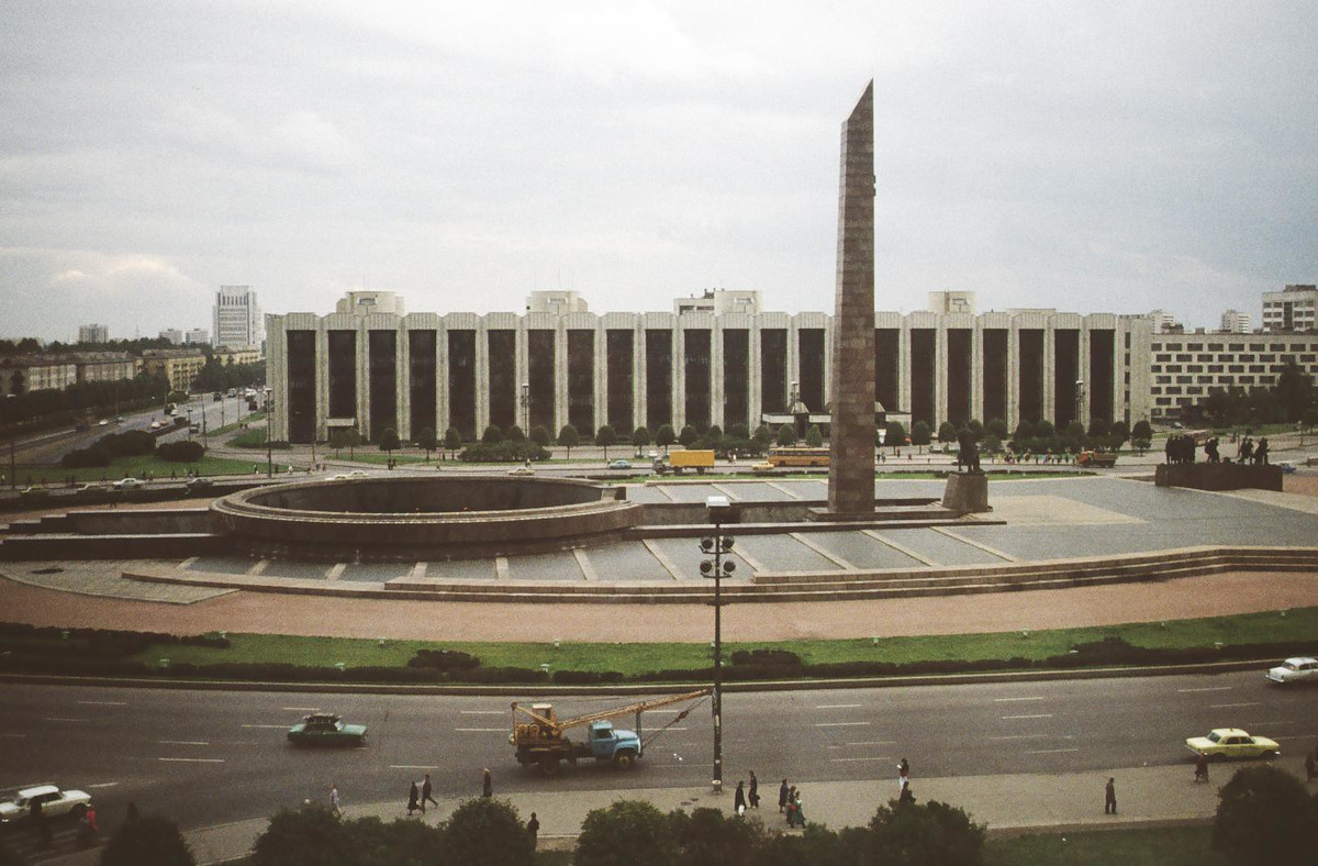 Đài tưởng niệm Anh hủng bảo vệ Leningrad.