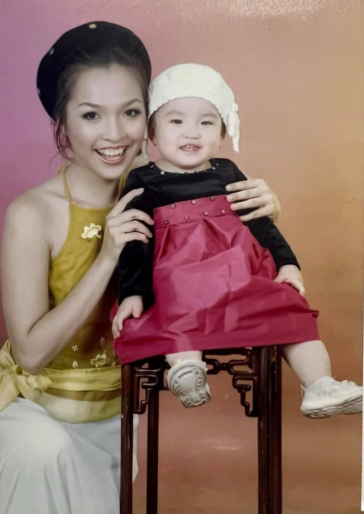 Con gai 20 tuoi xinh dep, cao hon 1m70 cua ca si Hien Thuc