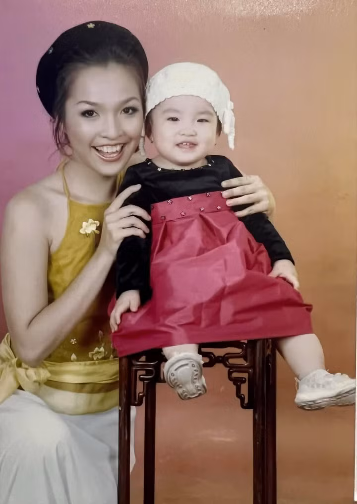 Con gai 20 tuoi xinh dep, cao hon 1m70 cua ca si Hien Thuc