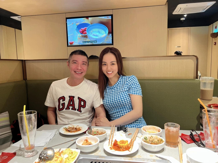 NSND Cong Ly tang can thay ro, duoc vo tre chieu chuong-Hinh-3