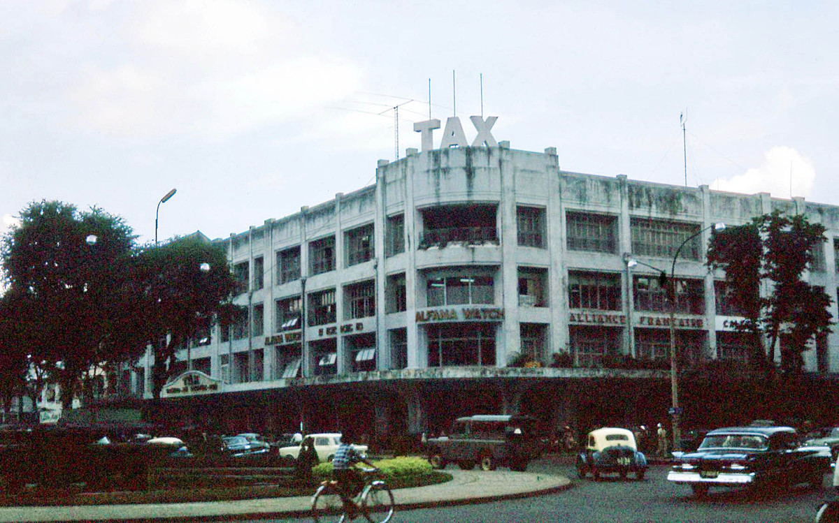 Một góc ảnh khác về thương xá TAX.