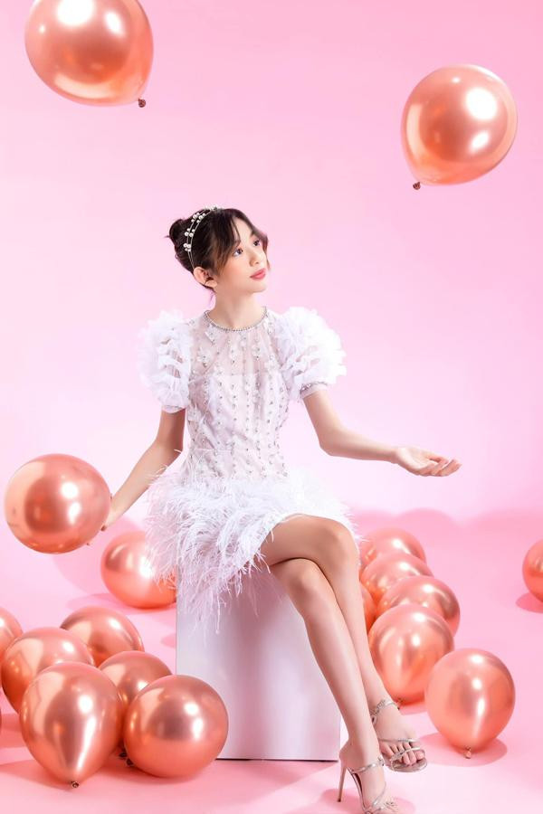 Con gai HH Ngoc Diem: Nhan sac tuoi 13 gay sot mang xa hoi ra sao?-Hinh-3