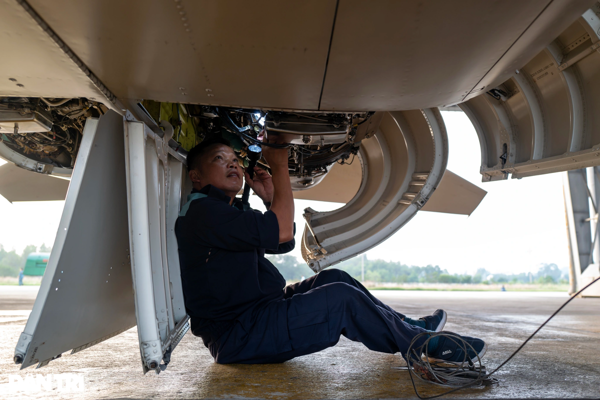 Đồng thời, Trung đoàn 940 cũng bảo đảm kỹ thuật, hậu cần hiệp đồng chặt chẽ với Trung đoàn 927, sẵn sàng đáp ứng nhiệm vụ bảo đảm huấn luyện bay tại sân bay Kép.