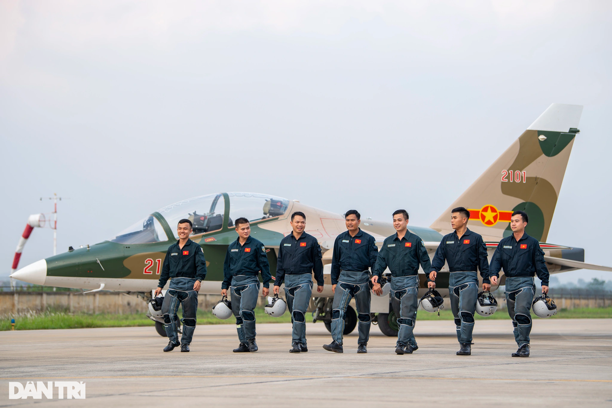 Kết thúc buổi bay huấn luyện, các phi công Trung đoàn Không quân 940 đã hoàn thành xuất sắc nhiệm vụ với 12 lần xuất kích thành công, hạ cánh an toàn trở về đơn vị.