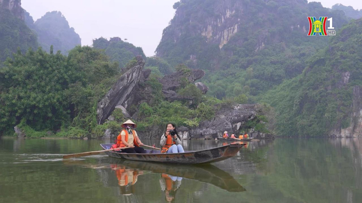 Ho Quan Son – Chon binh yen giua long Ha Noi-Hinh-3