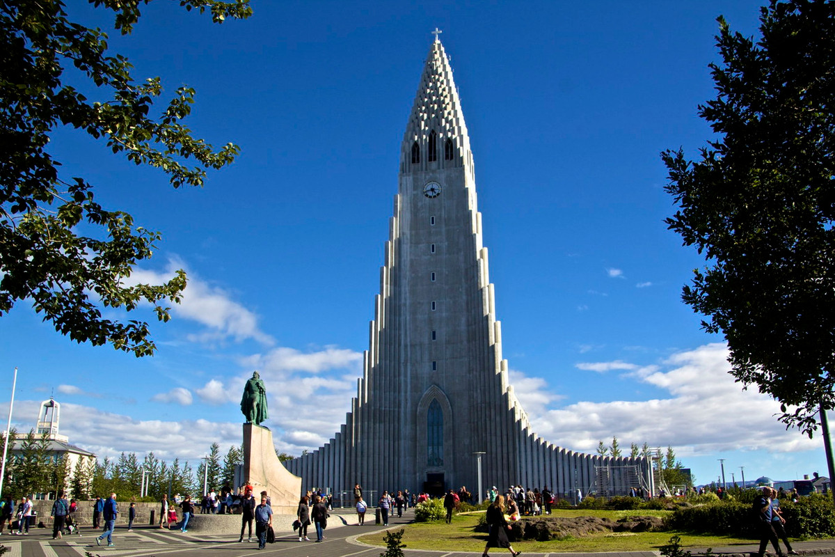 Nằm ở thủ đô Reykjavik của đảo quốc Iceland, nhà thờ Hallgrimskirkja là một trong những công trình tôn giáo có kiến trúc độc đáo nhất thế giới. Ảnh: Peter's Big Adventure.