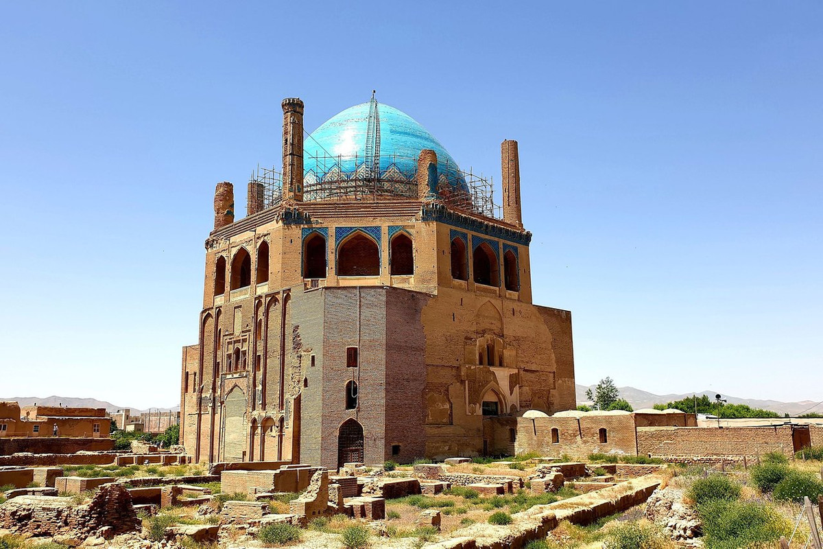 Tầm quan trọng của mái vòm này trong thế giới Hồi giáo có thể được so sánh với mái vòm Brunelleschi nổi tiếng do Filippo Brunelleschi thiết kế đóng góp cho Kitô giáo. Ảnh: Tripadvisor.