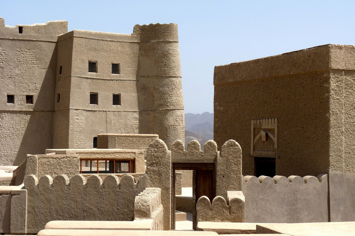 Thể hiện quyền lực to lớn của gia tộc Banu Nebhan, pháo đài Bahla thực sự là một công trình điển hình về kiến trúc quân sự Ả Rập thời Trung Cổ. Ảnh: Wikipedia.