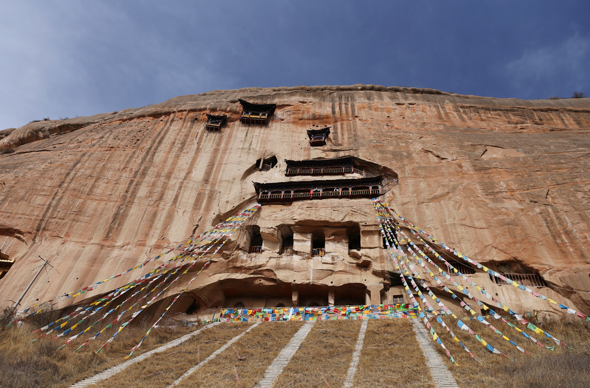 Kham pha ky quan Phat giao cua dan toc Duy Ngo Nhi