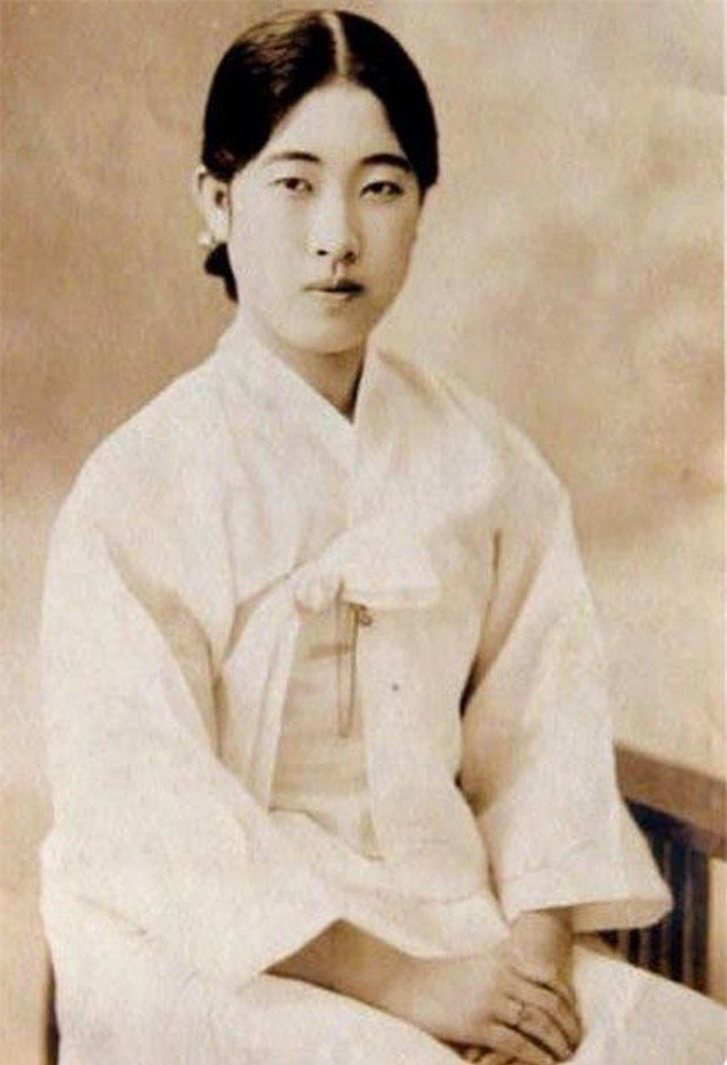 Những nàng "gisaeng sắc nước hương trời" từng làm hàng triệu nam nhân Hàn Quốc si mê 100 năm trước ảnh 15 Những nàng "gisaeng sắc nước hương trời" từng làm hàng triệu nam nhân Hàn Quốc si mê 100 năm trước ảnh 15