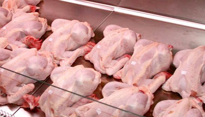 Meo bao quan thit gia cam tuoi lau trong nhung ngay gian cach xa hoi