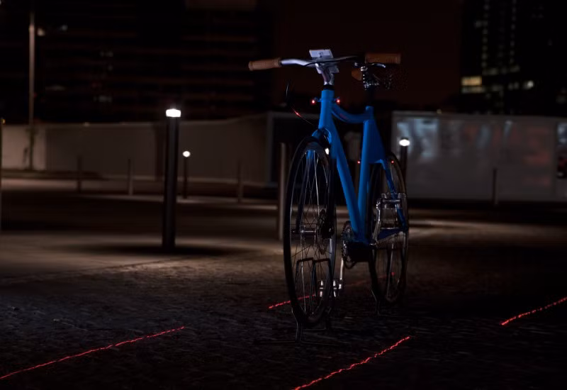 Điện thoại tích hợp trên xe đạp được cài một số ứng dụng đặc biệt do Samsung phát triển cho phép hiển thị hoặc chia sẻ lộ trình đối với các mẫu xe cùng loại.