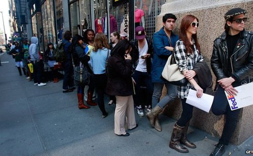 Suy thoái kinh tế, mất việc, mất nhà ở là nguyên nhân chính dẫn đến số ca tự tử tăng cao.