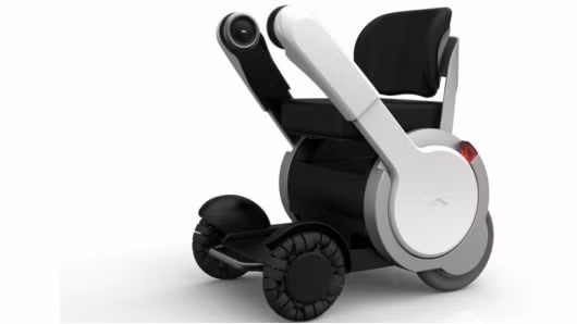 Chiếc xe có kiểu dáng giống xe lăn được trang bị nhiều công nghệ hiện đại có thể sử dụng cho cả người khuyết tật lẫn người thường.