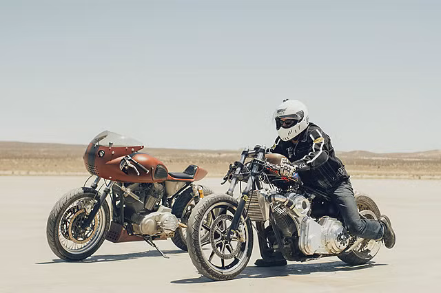 Chuẩn bị vận hành trên sa mạc nóng bỏng.