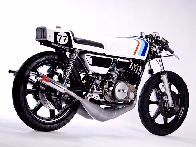 Xe được độ lại dạng 2 ống pô mang lại trải nghiệm âm thanh hoàn toàn mới mạnh mẽ và cá tính hơn. Đây chính là tính năng nổi bật nhất mà hãng độ muốn nhấn mạnh cho chiếc xe độ lần này.