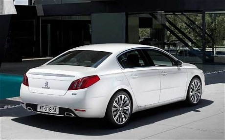 Peugeot 508 nằm trong phân khúc xe sedan hạng D có sự cạnh tranh cao với Toyota Camry, Mazda 6, Hyundai Sonata, Honda Accord...