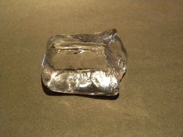 Những viên kim cương thô sẽ được các thợ kim hoàn chế tác theo hình dạng như ý muốn.